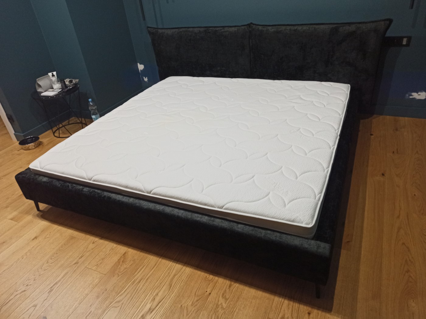 Kompletne łóżko do sypialni z materacem czarne